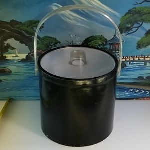 Hotel quality ice bucket with handle